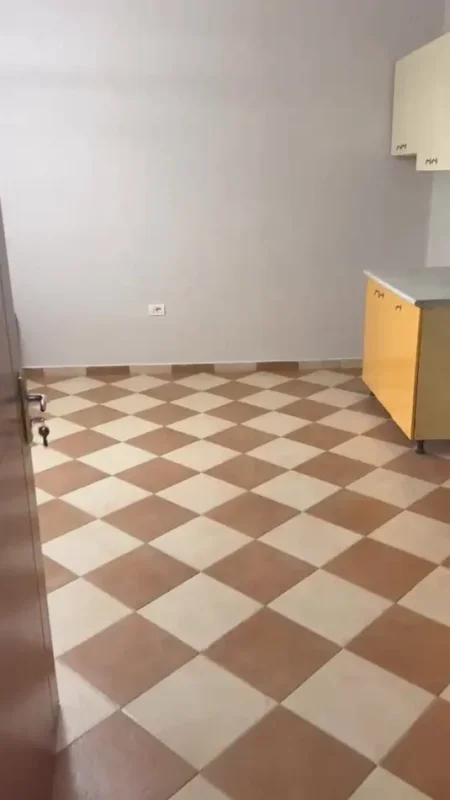 Tirane, jepet me qera apartament 2+1 Kati 2, 75 m² 370 € (Vila L)