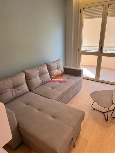 Vlore, shitet apartament 1+1+Ballkon Kati 8, 80 m² 185.000 € (Lungomare)