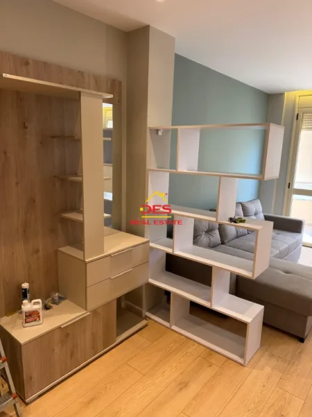 Vlore, shitet apartament 1+1+Ballkon Kati 8, 80 m² 185.000 € (Lungomare)