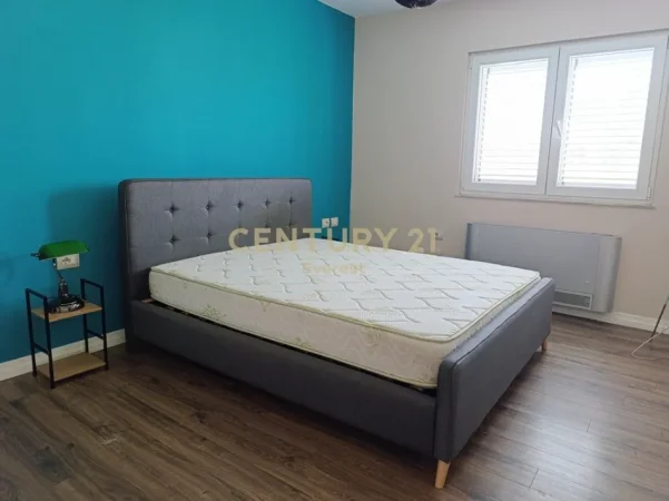 Tirane, jap me qera apartament 1+1 Kati 5, 50 m² 550 € (Rr fortuzi)