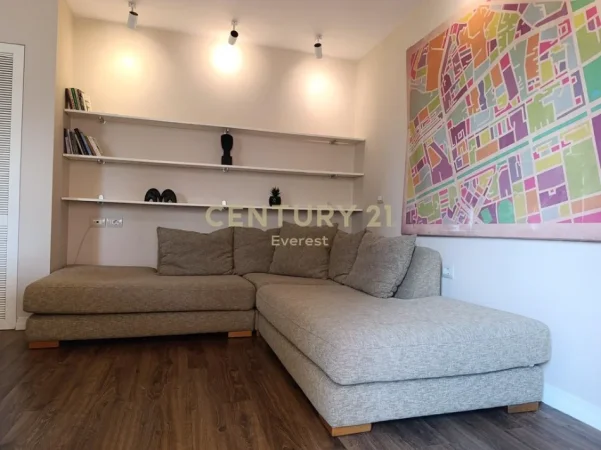 Tirane, jap me qera apartament 1+1 Kati 5, 50 m² 550 € (Rr fortuzi)