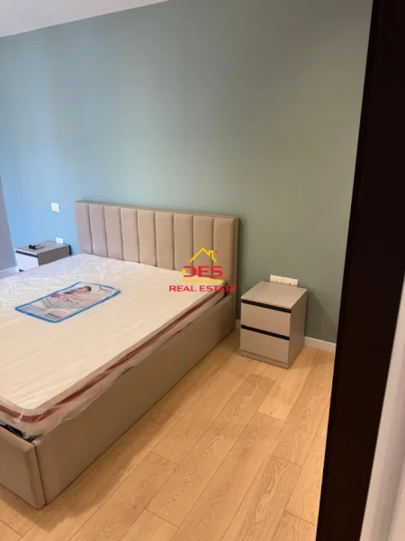 Vlore, shitet apartament 1+1+Ballkon Kati 8, 80 m² 185.000 € (Lungomare)