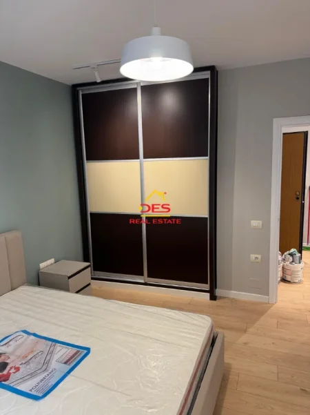 Vlore, shitet apartament 1+1+Ballkon Kati 8, 80 m² 185.000 € (Lungomare)