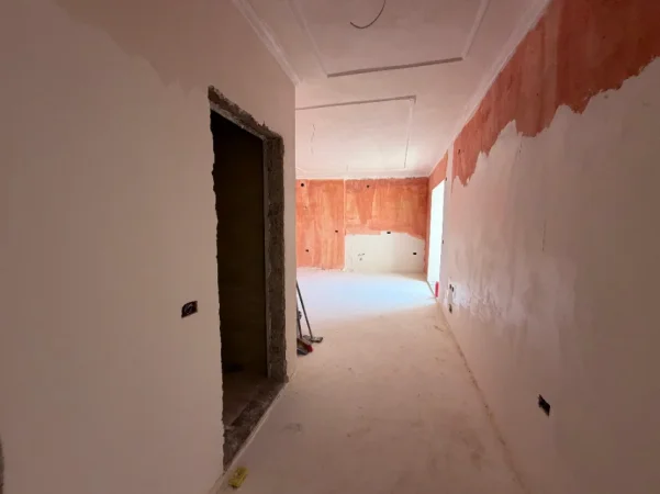Tirane, shitet apartament 1+1+Ballkon Kati 5, 74 m² 135.000 € (Vasil Shanto)