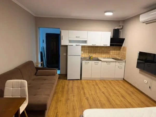 Tirane, jepet me qera garsonier 1+1 Kati 1, 35 m² 400 € (Rruga Grigor Heba)