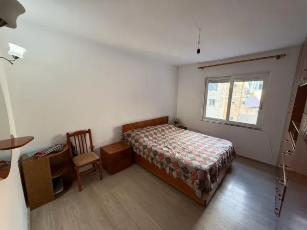 Shitet Apartament 2+1 – Bulevardi Zhan D’Ark, Brylli !