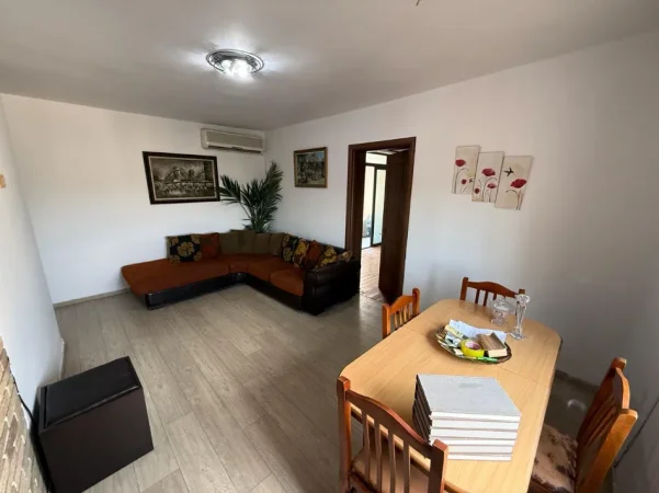 Shitet Apartament 2+1 – Bulevardi Zhan D’Ark, Brylli !