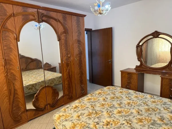Tirane, jepet me qera apartament 1+1 Kati 3, 51 m² 380 € (Poligrafiku)