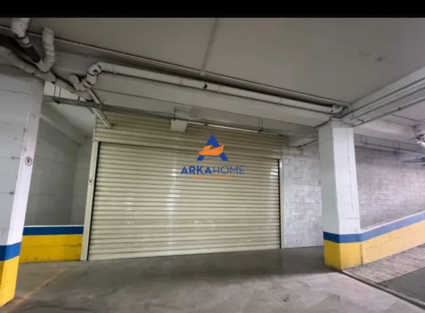 Tirane, jepet me qera ambjent biznesi Kati -1, 230 m² 1.181 € 