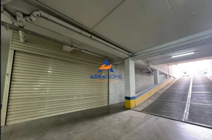 Tirane, jepet me qera ambjent biznesi Kati -1, 230 m² 1.181 € 