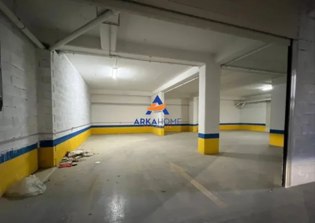 Tirane, jepet me qera ambjent biznesi Kati -1, 230 m² 1.181 € 