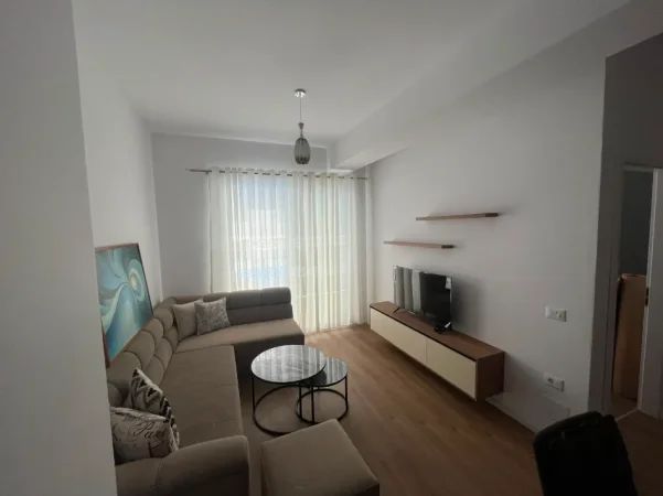 Tirane, jepet me qera apartament 1+1+Ballkon Kati 7, 60 m² 450 € (Ali Demi/Rezidenca Kaimi)