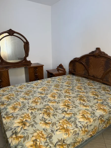 Tirane, jepet me qera apartament 1+1 Kati 3, 51 m² 380 € (Poligrafiku prane Ali Demit)