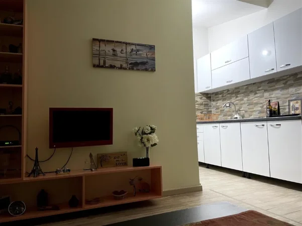 Pogradec, jepet me qera apartament 1+1+Aneks+Ballkon Kati 6, 50 m² 35 €