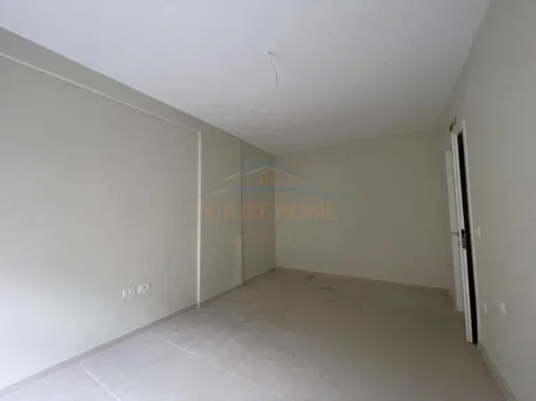 Tirane, shitet apartament 1+1 Kati 2, 64 m² 165.000 € (Shkolla e Kuqe)