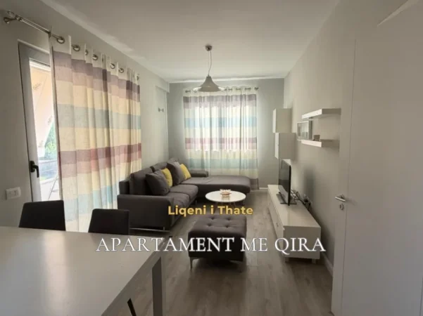 Tirane, jepet me qera apartament 2+1+Ballkon Kati 4, 80 m² 650 € (Liqeni i Thate)