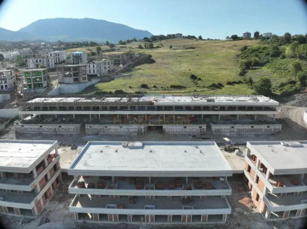 Tirane, shitet apartament 2+1 Kati 1, 141 m² 268.000 € (Kompleksi Lake Front, Farke)