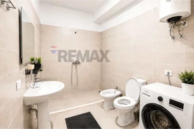 Tirane, jepet me qera apartament 1+1 Kati 6, 70 m² (Mangalem)