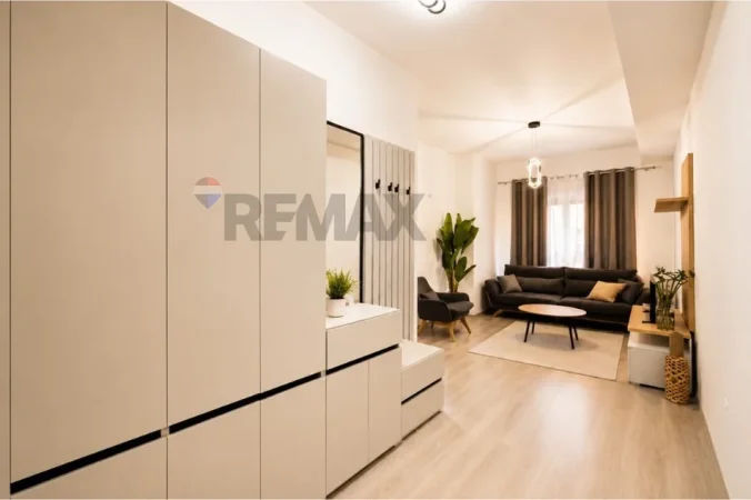 Tirane, jepet me qera apartament 1+1 Kati 6, 70 m² (Mangalem)