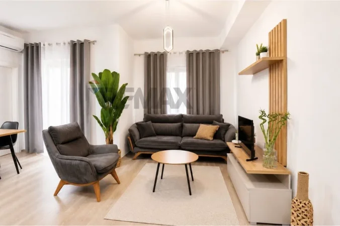 Tirane, jepet me qera apartament 1+1 Kati 6, 70 m² (Mangalem)