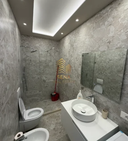 Tirane, jepet me qera apartament 1+1+Ballkon Kati 2, 65 m² 500 € (Brryli)
