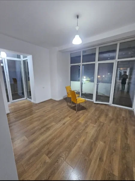 Tirane, jepet me qera apartament Kati 1, 125 m² 1.391 € 