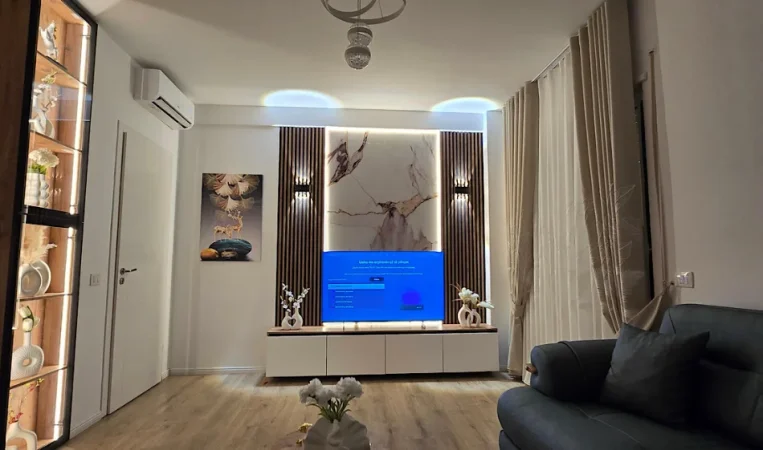 Tirane, jepet me qera apartament 1+1 , 74 m² 450 €