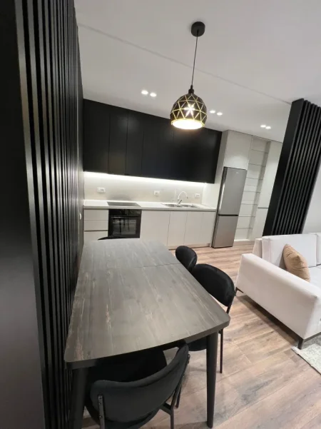 Tirane, jepet me qera apartament , 84 m² 750 € (Ish Fusha e Aviacionit c)