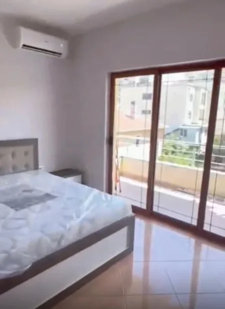 APARTAMENT 3+1+2 +PARKIM ME QIRA   (ISH PARKU) 90.000 LEKE