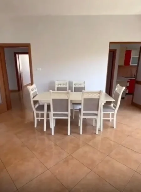APARTAMENT 3+1+2 +PARKIM ME QIRA   (ISH PARKU) 90.000 LEKE