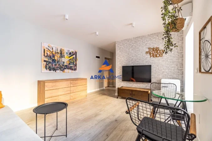 Tirane, shitet ambjent biznesi Kati -1, 230 m² 270.000 € 