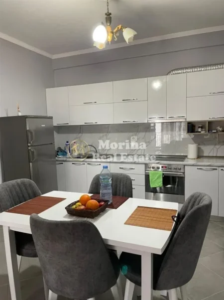 Tirane, jepet me qera apartament 1+1 Kati 3, 78 m² 500 € (Kompleksi Green City)