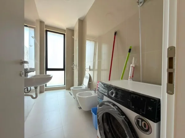 Tirane, jepet me qera apartament 2+1 Kati 8, 68 m² 700 € (bulevardi i ri)