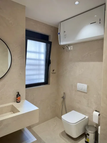 Tirane, jepet me qera garsonier Kati 1, 80 m² 1.300 € (9 KATESHET)