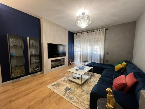 Tirane, shitet apartament 2+1 Kati 2, 124 m² 290.000 € (LIQENI I THATE)