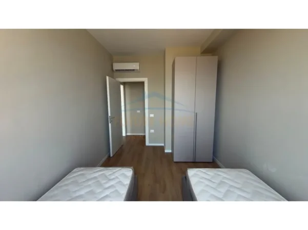 Tirane, jepet me qera apartament 2+1 Kati 8, 68 m² 700 € (BULEVARDI I RI)