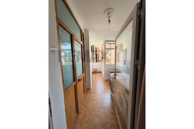 Tirane, jepet me qera apartament 2+1 Kati 2, 800 € (RRUGA E KOSOVAREVE)