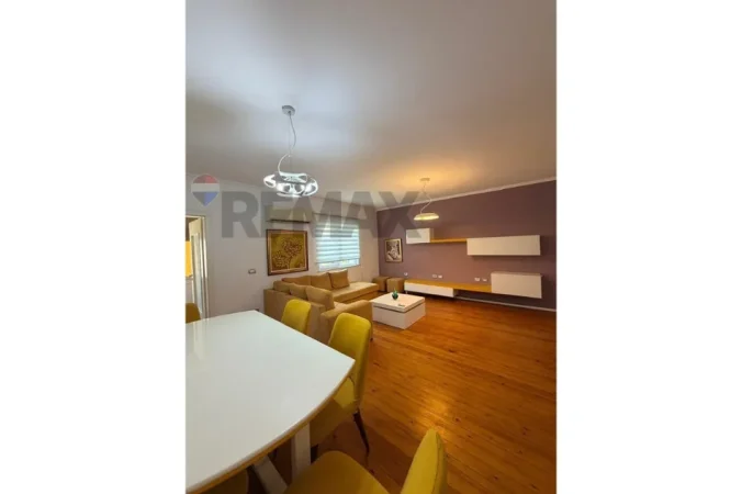 Tirane, jepet me qera apartament 2+1 Kati 2, 800 € (RRUGA E KOSOVAREVE)