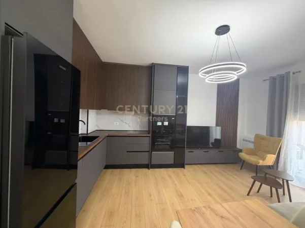 Tirane, jepet me qera apartament 1+1 Kati 3, 62 m² 600 € (Rruga Jordan Misja)