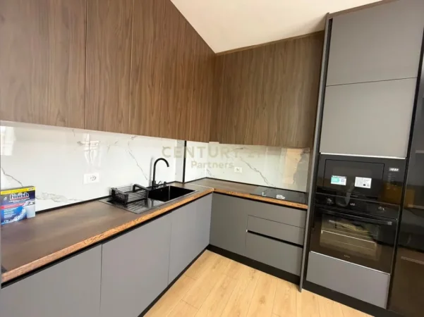 Tirane, jepet me qera apartament 1+1 Kati 3, 62 m² 600 € (Rruga Jordan Misja)