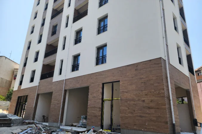 Tirane, shitet dyqan Kati 0, 48 m² 