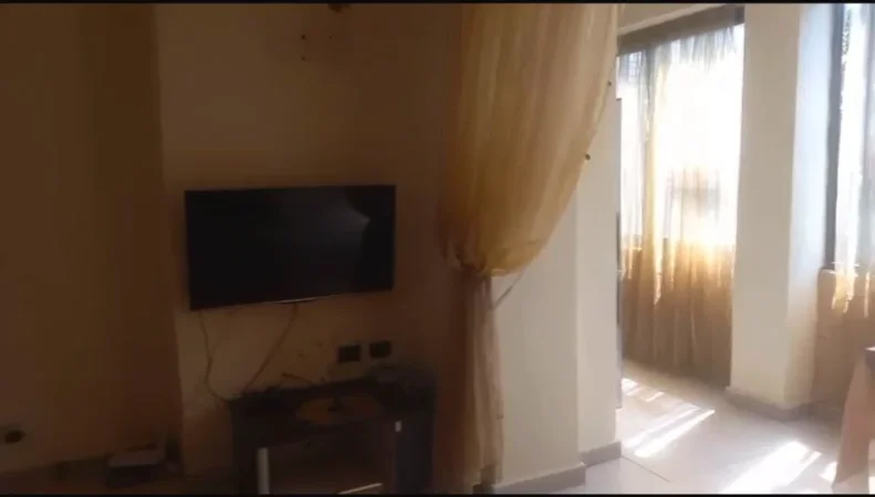 Tirane, jepet me qera apartament 2+1 Kati 2, 90 m² 600 € (Inxhinieria e Ndertimit)