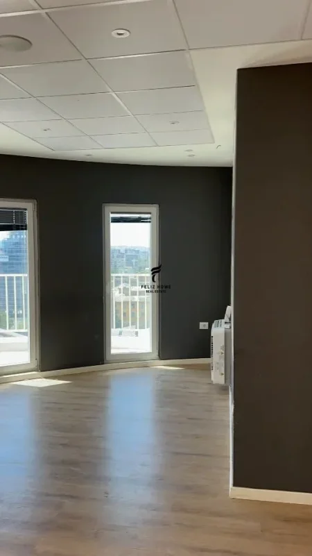 Tirane, jepet me qera zyre Kati 9, 224 m² 2.300 € (ZOGU I ZI)