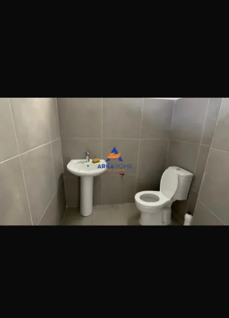 Tirane, jepet me qera ambjent biznesi Kati 0, 180 m² 1.000 € 