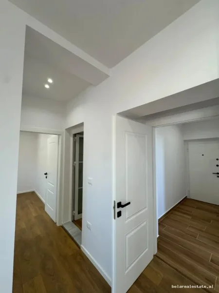 Tirane, shitet apartament 2+1+Ballkon Kati 4, 64 m² 168.000 € (Riza Cerova)