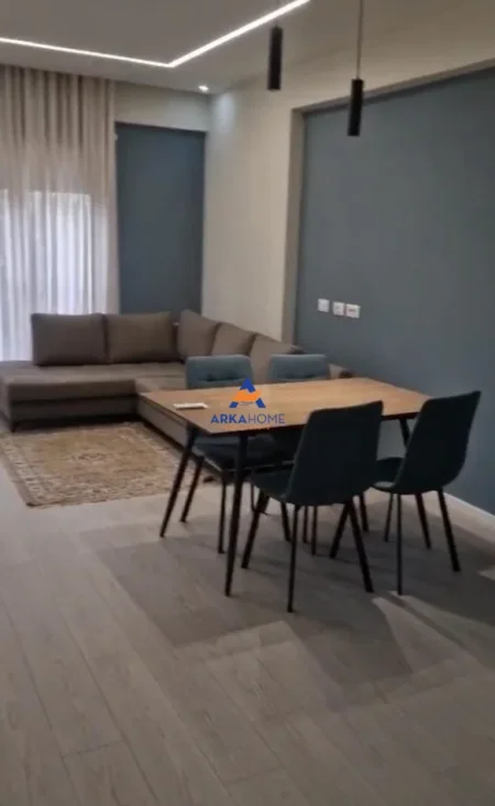 Tirane, jepet me qera apartament 1+1+Ballkon Kati 1, 65 m² 698 € 