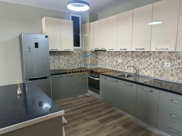 Tirane, shitet apartament 1+1 Kati 5, 73 m² 120.000 € (Unaza Re)