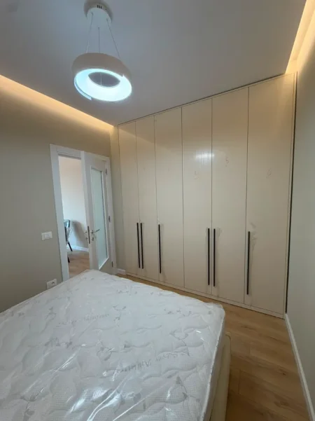 Tirane, jepet me qera apartament 1+1 Kati 5, 55 m² 550 € (Don Bosko)