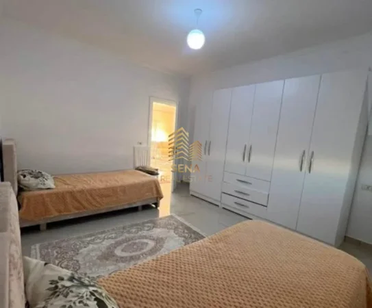 Tirane, jepet me qera apartament 2+1+Ballkon Kati 2, 120 m² 450 € (Sanatorium)