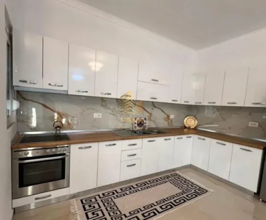 Tirane, jepet me qera apartament 2+1+Ballkon Kati 2, 120 m² 450 € (Sanatorium)